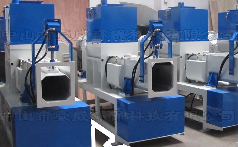 中型聚氨酯壓實機(jī)