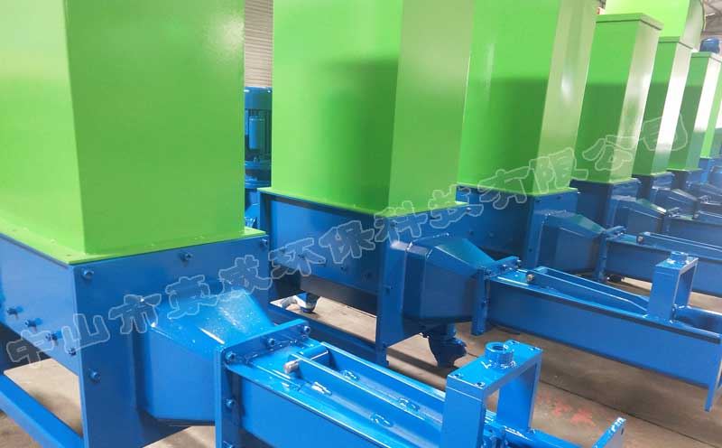 天津客戶定制的10臺泡沫壓實機(jī)，放于定點回收