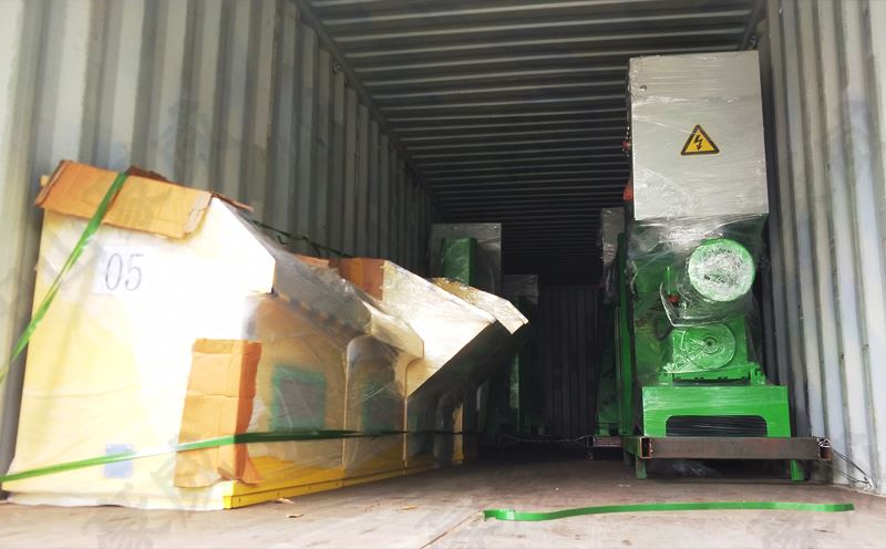 大型聚苯乙烯泡沫壓實(shí)機(jī)裝柜